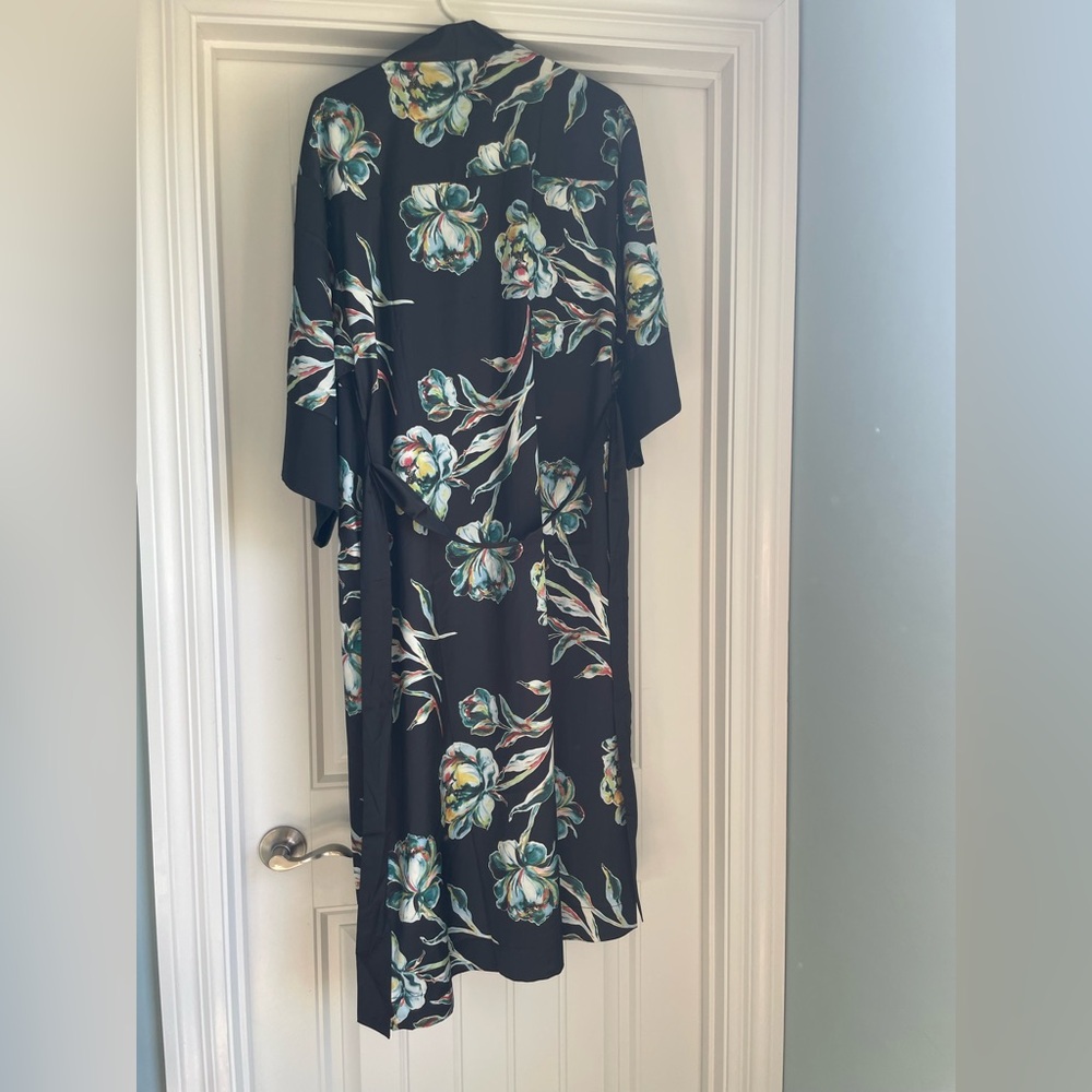 NWT Soma Satin Long Robe in impression floral black - S/M - Picture 3 of 4